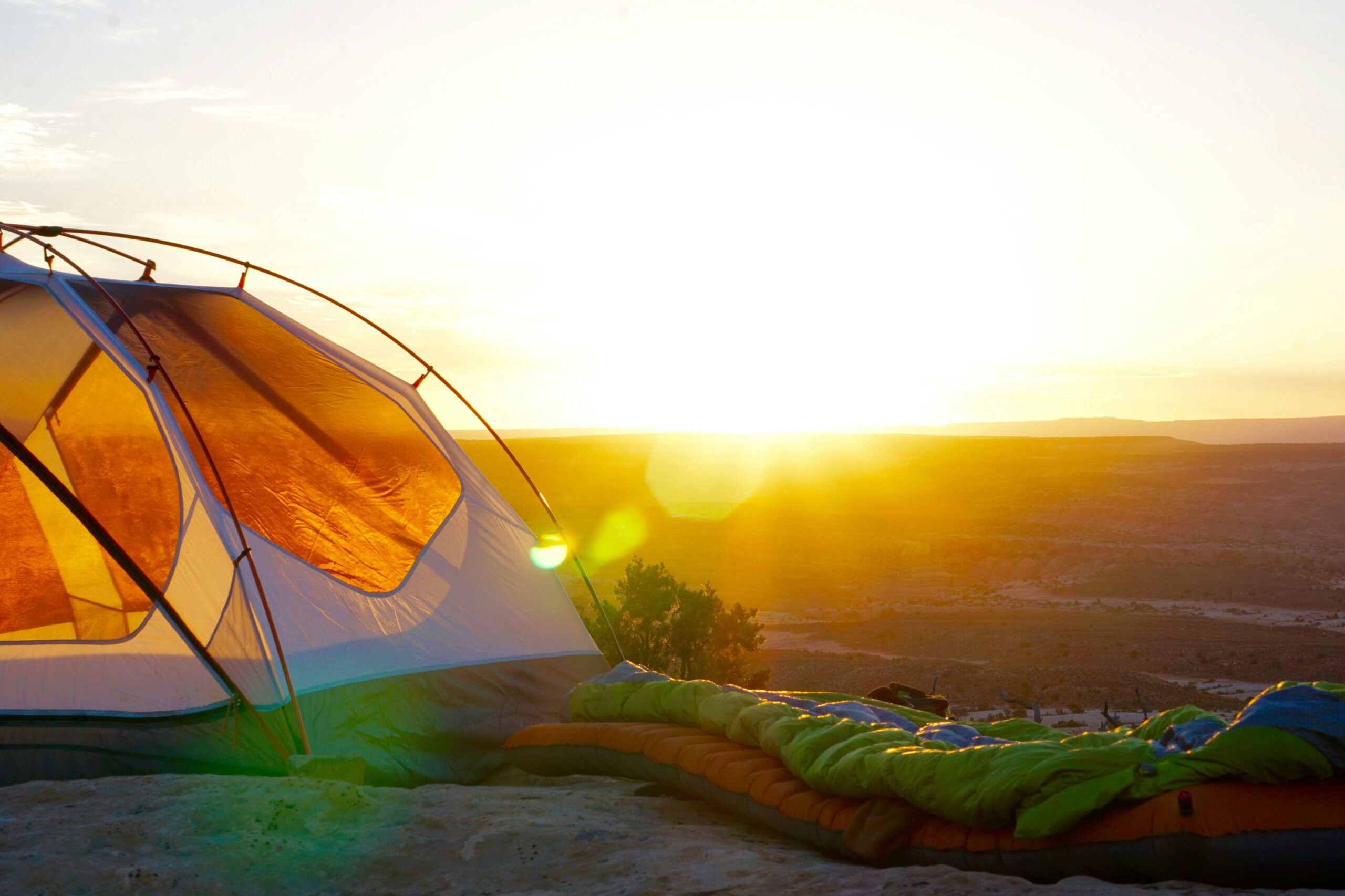 Expert Reviews: Top Sleeping Bags and Mattresses for Off-Road Camping